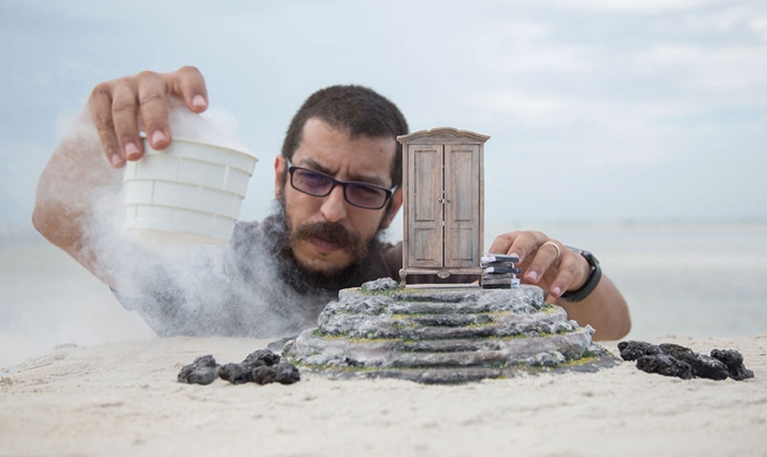 wardrobe-project-miniature-photography-felix-hernandez-7