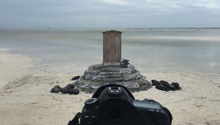 wardrobe-project-miniature-photography-felix-hernandez-8