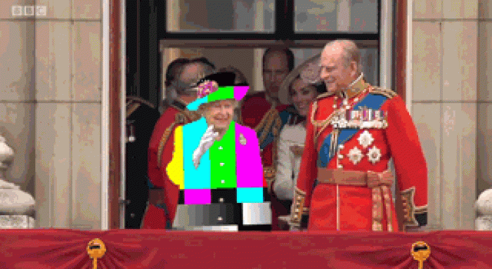 queen green screen dress Queen's 'Green Screen' Dress Starts A Hilarious Photoshop Battle