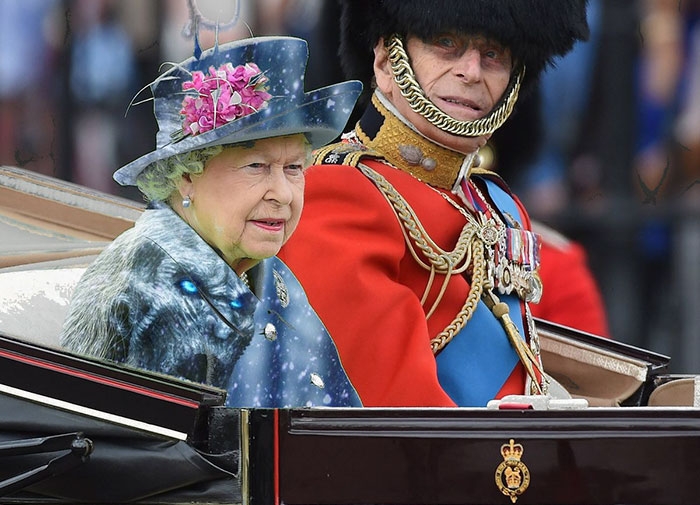 queen-elizabeth-green-screen-dress-funny-photoshop-battle-4