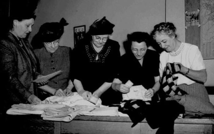 – Before the 1850s, 70% women made clothing for themselves. It is today that handmade clothing’s and other accessories have become pricey.