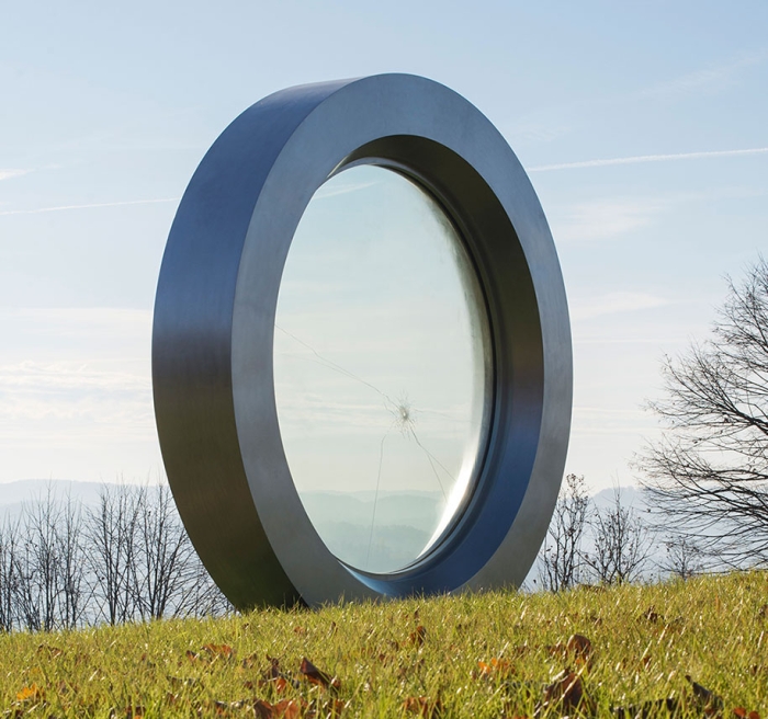 broken-lens-memorial-sculpture-fallen-photographer-gordan-lederer-nfo-9