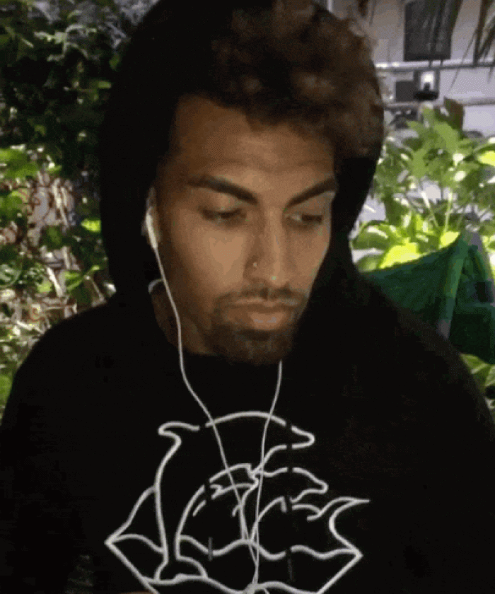 anti-paparazzi-scarf-protect-from-flash-photography-ishu-gif2