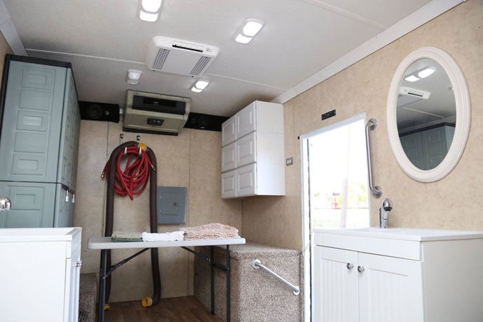 mobile-shower-to-the-people-homeless-5