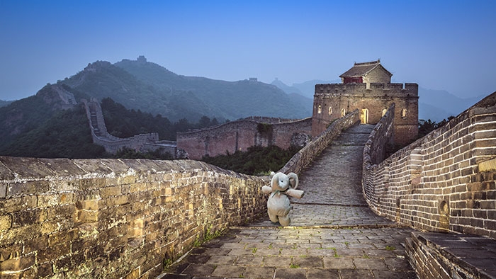 lost-toy-elephant-travels-around-world-photoshop-battle-6