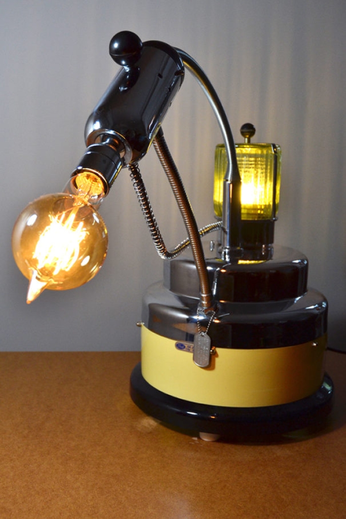 THE VAPORISER TABLE LAMP