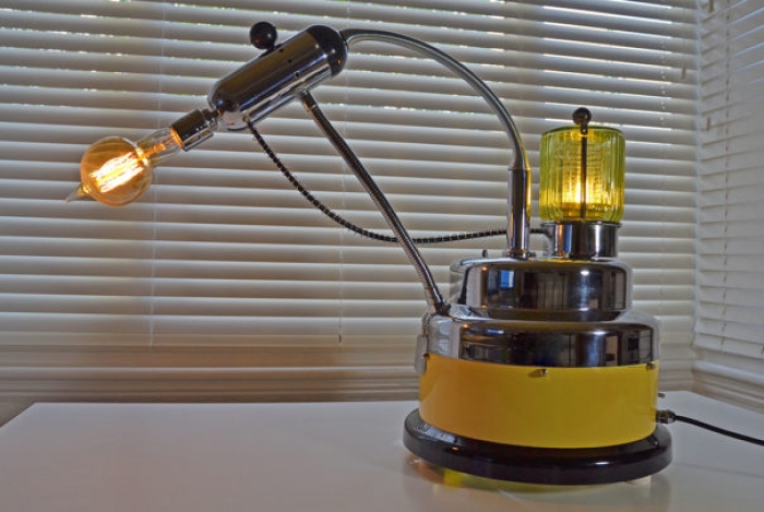 THE VAPORISER TABLE LAMP