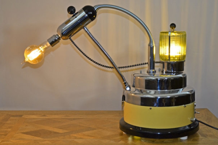 THE VAPORISER TABLE LAMP