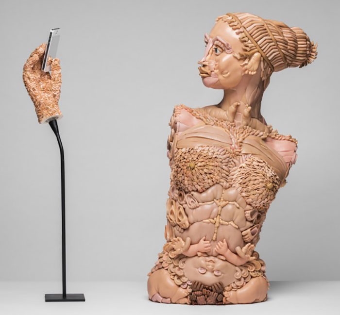 creepy-sculptures-made-with-recycled-doll-parts-16