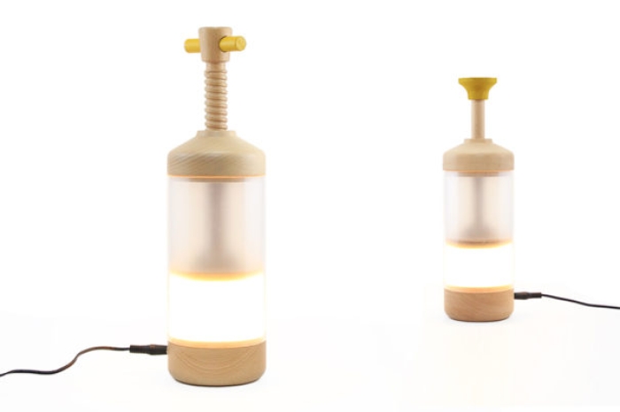 2 Versions of the lamp: DiMO Classic (push), and DiMO Plus (twist)