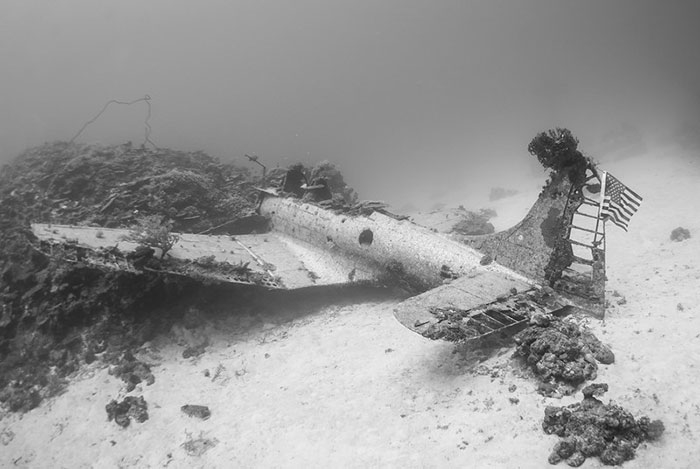 underwater-plane-graveyard-wwii-brandi-mueller-16