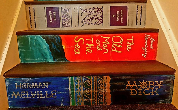 woman-paints-straicase-like-book-covers-pippa-branham-1