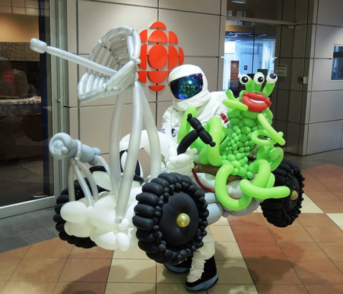guy-quits-job-baloon-modeling-art-glen-lavalley-20