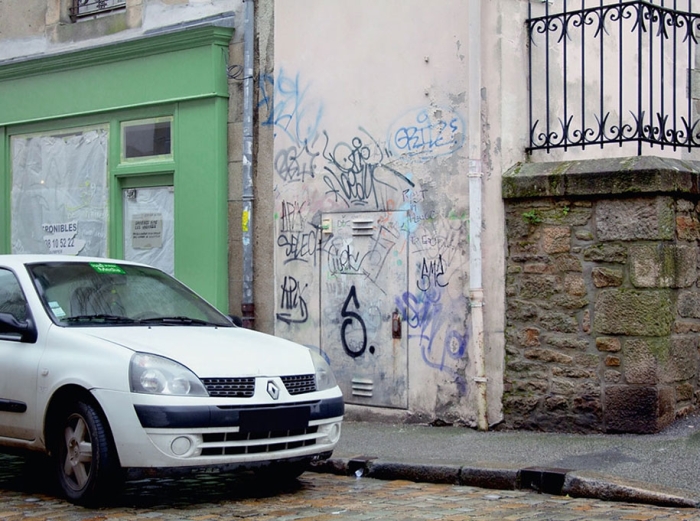 painting-over-graffiti-removing-tags-street-art-mathieu-tremblin-10
