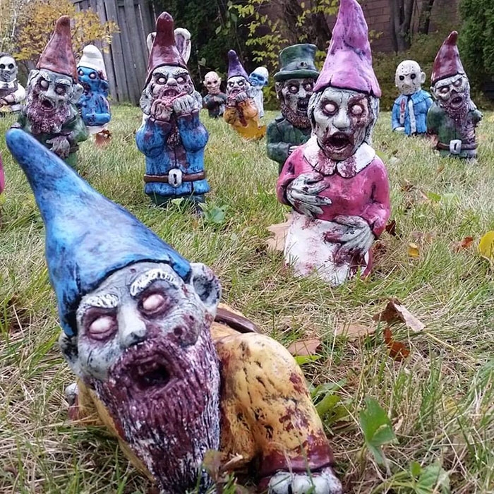 zombie-gnomes-scary-garden-decorations-revenant-fx-2