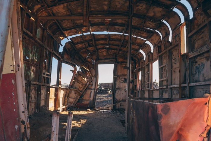 train-graveyard-bolivia-chris-staring-14