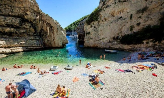 1. Stiniva