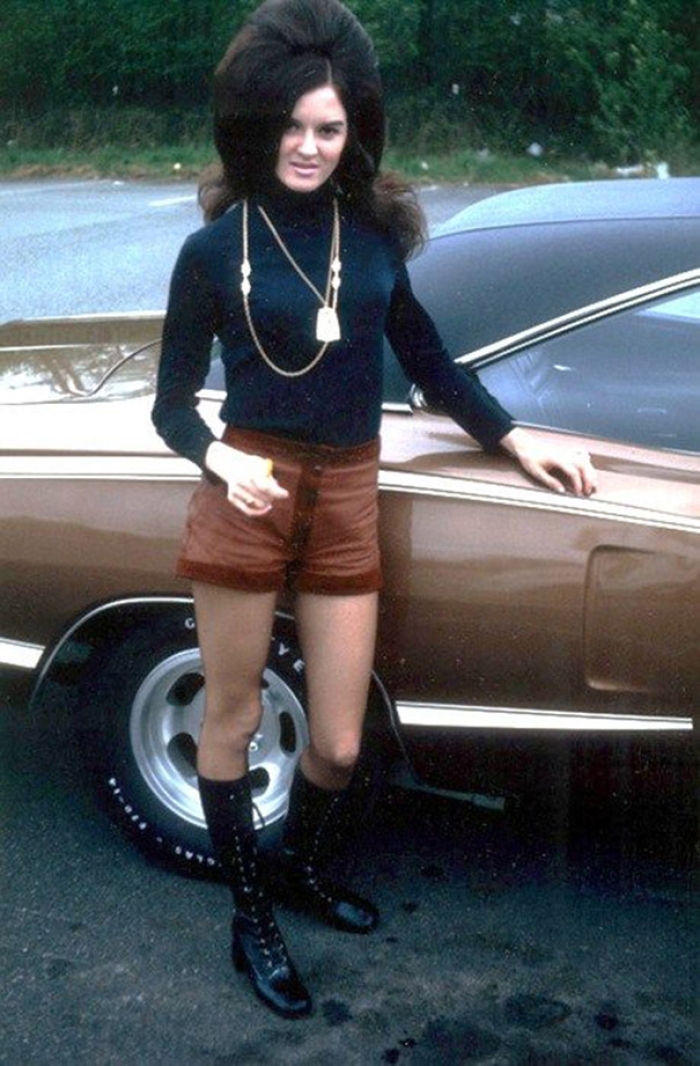 vintage-hairstyles-big-hair-1960s-14