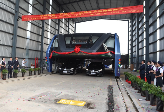 transit-elevated-bus-concept-built-first-test-qinhuangdao-china-3