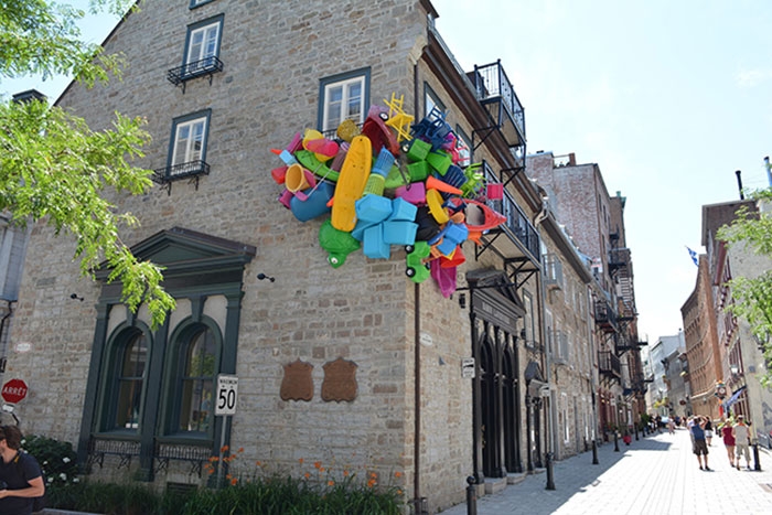 colorful-trash-sculptures-overconsumption-canada-jose-luis-torres-9