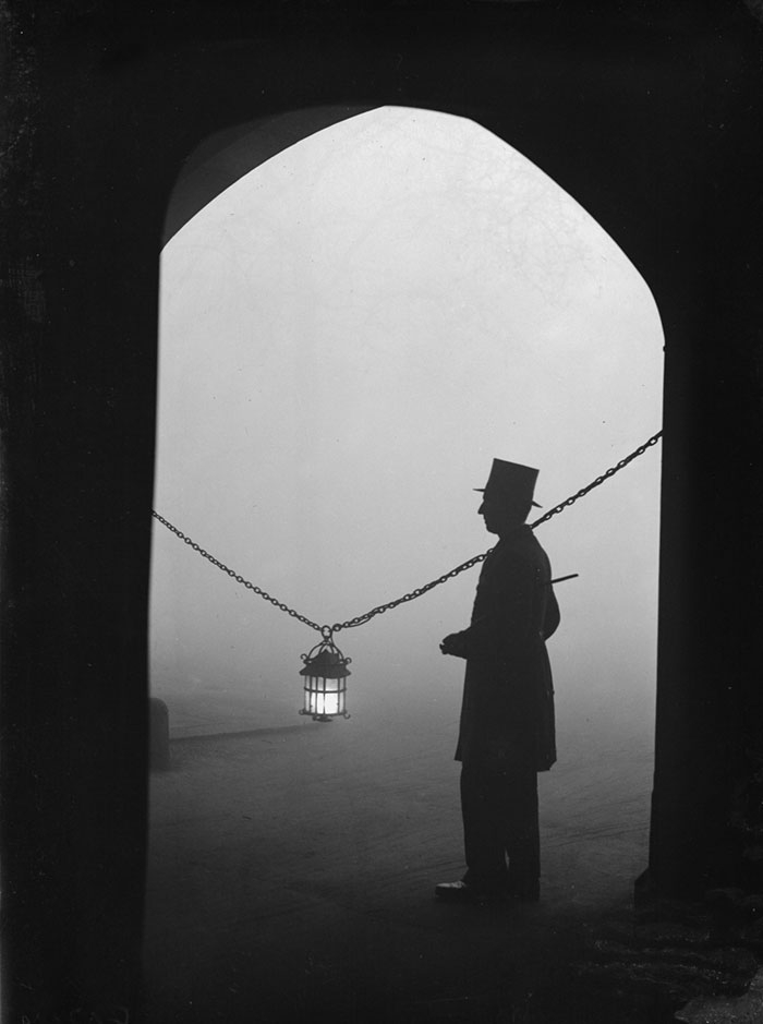 20th-century-london-fog-vintage-photography-6