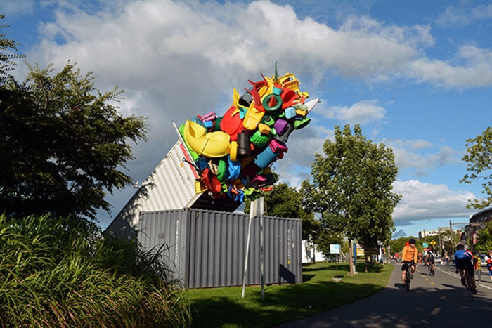 colorful-trash-sculptures-overconsumption-canada-jose-luis-torres-22