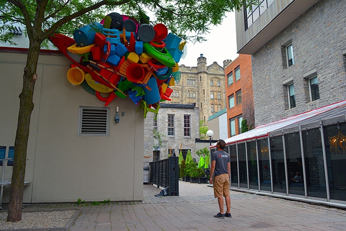 colorful-trash-sculptures-overconsumption-canada-jose-luis-torres-34
