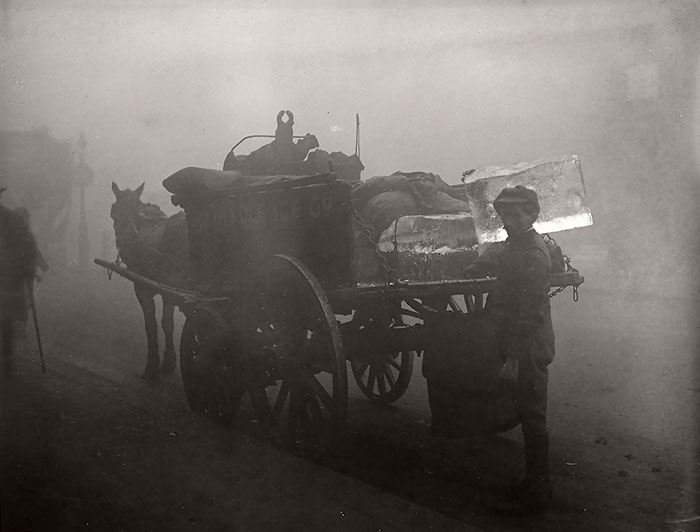 20th-century-london-fog-vintage-photography-14