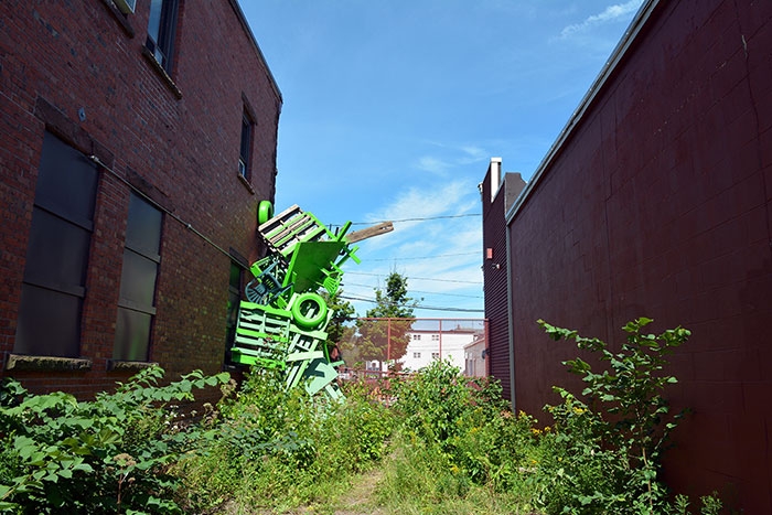 colorful-trash-sculptures-overconsumption-canada-jose-luis-torres-46