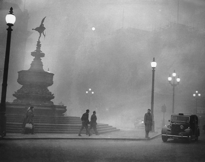 20th-century-london-fog-vintage-photography-17