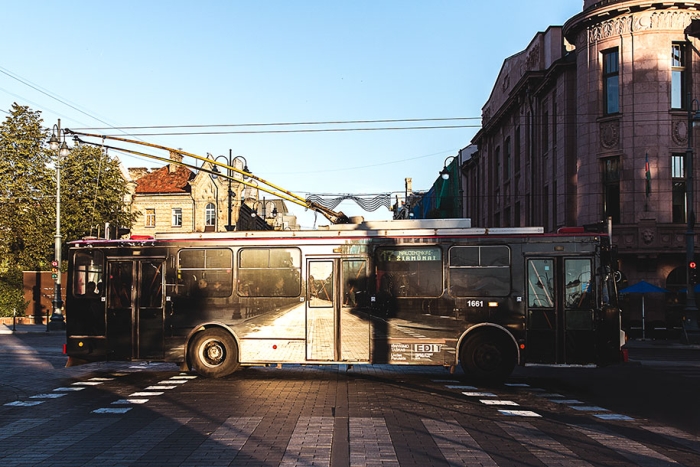 vanishing-trolleybus-vilnius-street-art-festival-liudas-parulskis-6