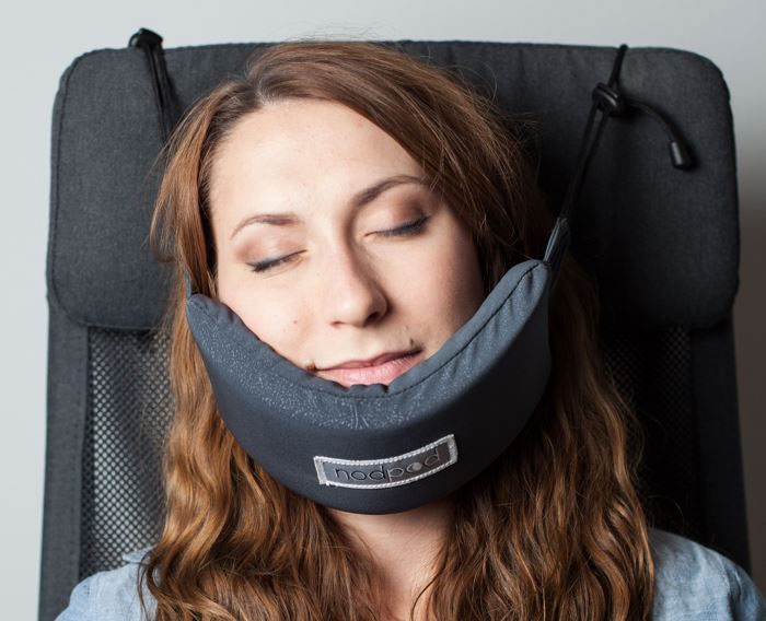 head-hammock-travel-pillow-sleep-plane-nodpod-4