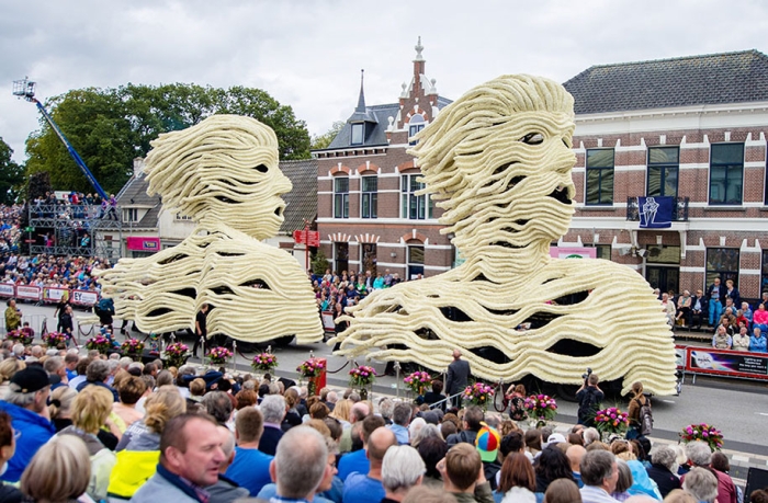 giant-flower-sculpture-parade-corso-zundert-2016-netherlands-60