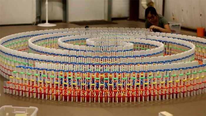 15000-domino-spiral-fall-havesh5-1
