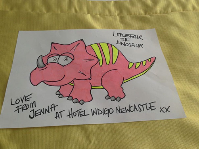 creative-funny-hotel-staff-requests-12