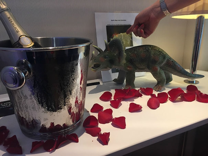 creative-funny-hotel-staff-requests-5