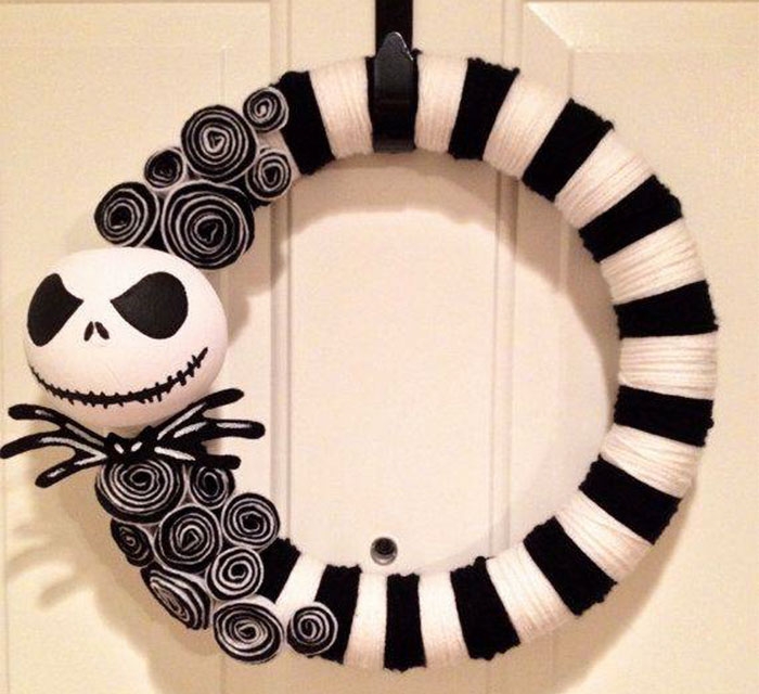 creepy-halloween-wreaths-15