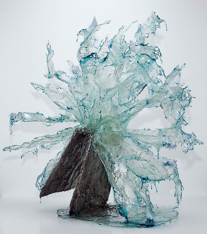 exploding-books-resin-glass-frozen-liquid-sculpture-liquidity-annalu-boerettos-29