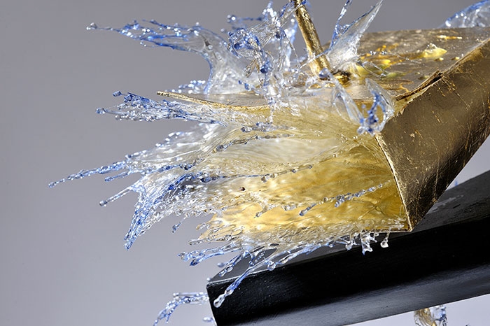 exploding-books-resin-glass-frozen-liquid-sculpture-liquidity-annalu-boerettos-31