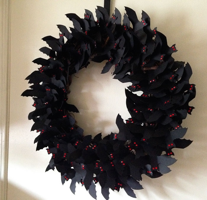 creepy-halloween-wreaths-7