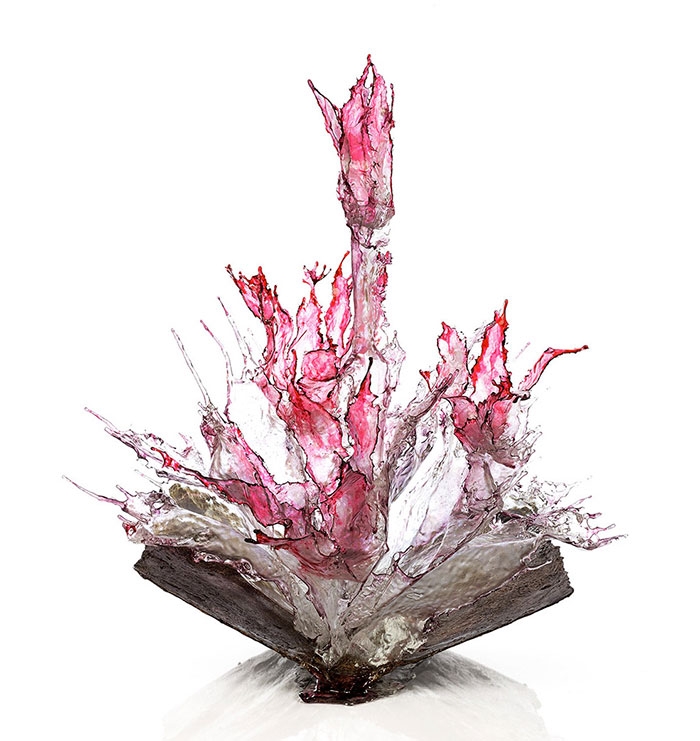 exploding-books-resin-glass-frozen-liquid-sculpture-liquidity-annalu-boerettos-22