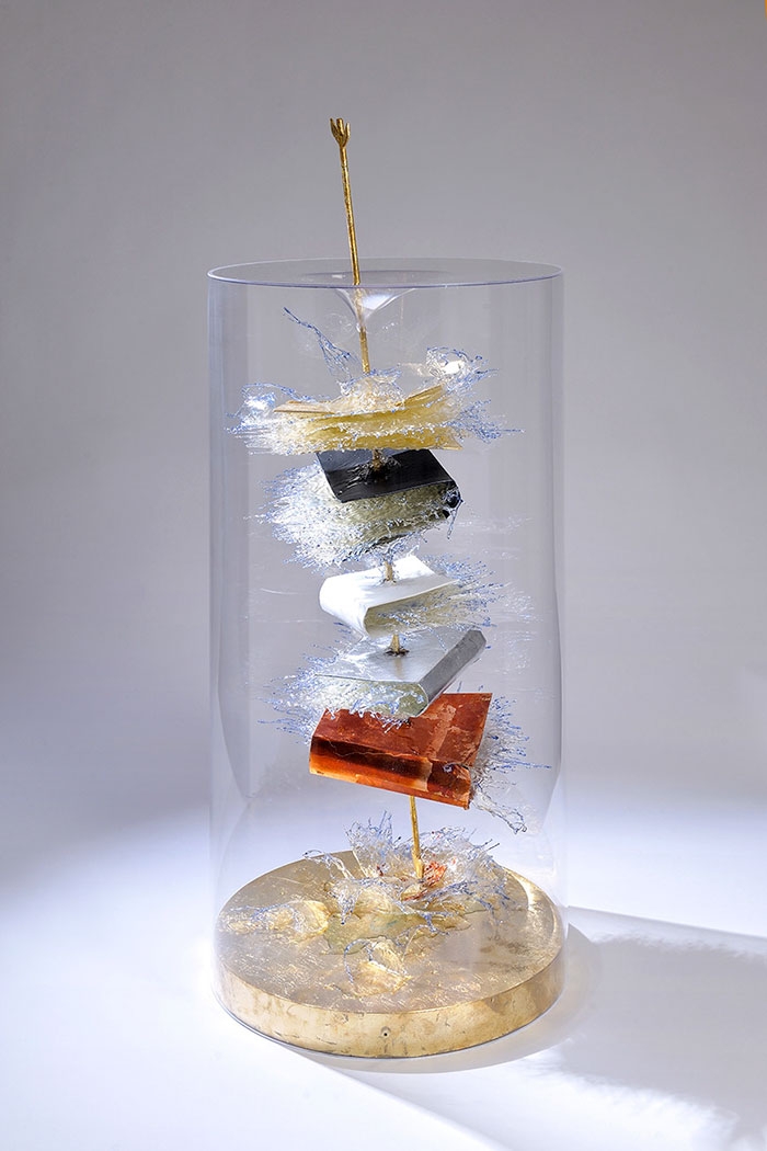 exploding-books-resin-glass-frozen-liquid-sculpture-liquidity-annalu-boerettos-35