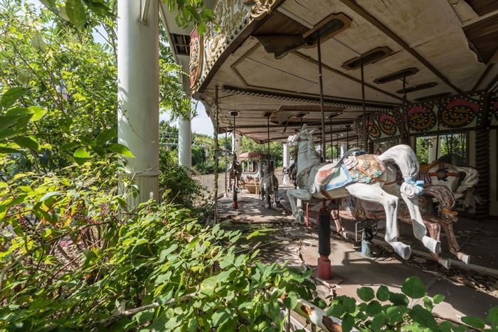 abandoned-theme-park-nara-dreamland-japan-romain-veillon-20
