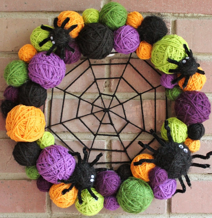 creepy-halloween-wreaths-1