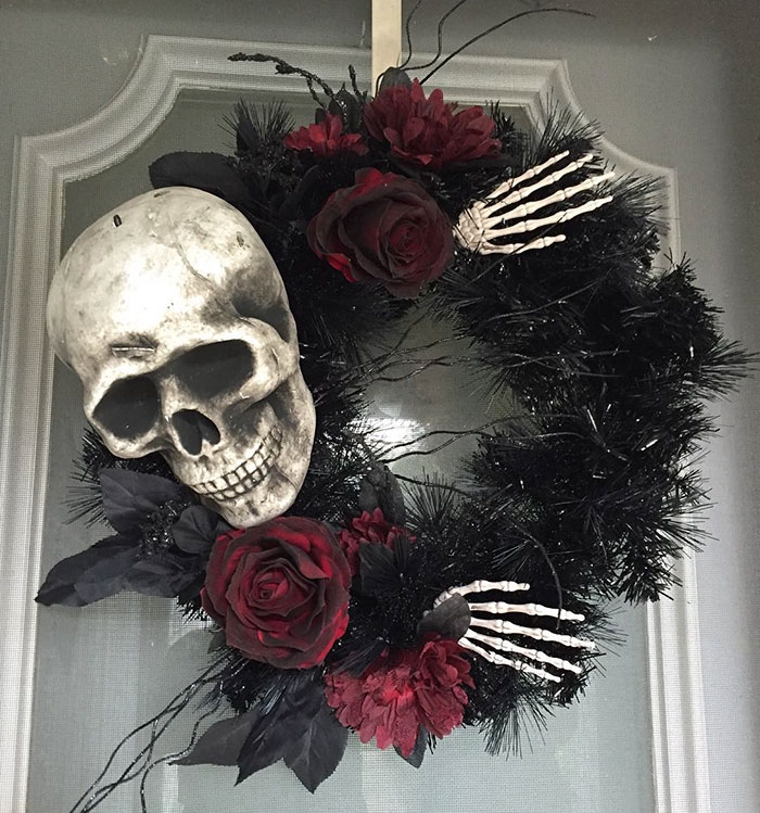 creepy-halloween-wreaths-14