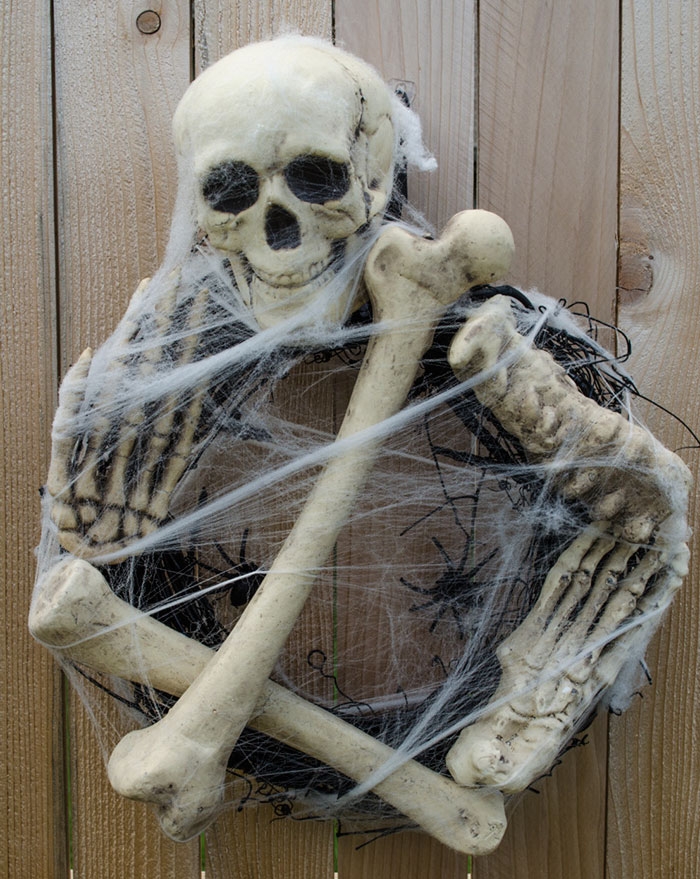 creepy-halloween-wreaths-4