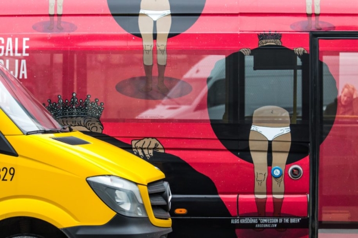 Gallery on wheels