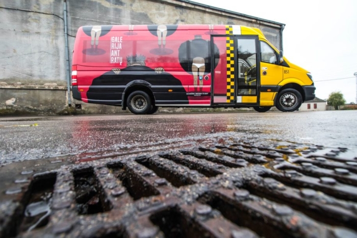 Gallery on wheels