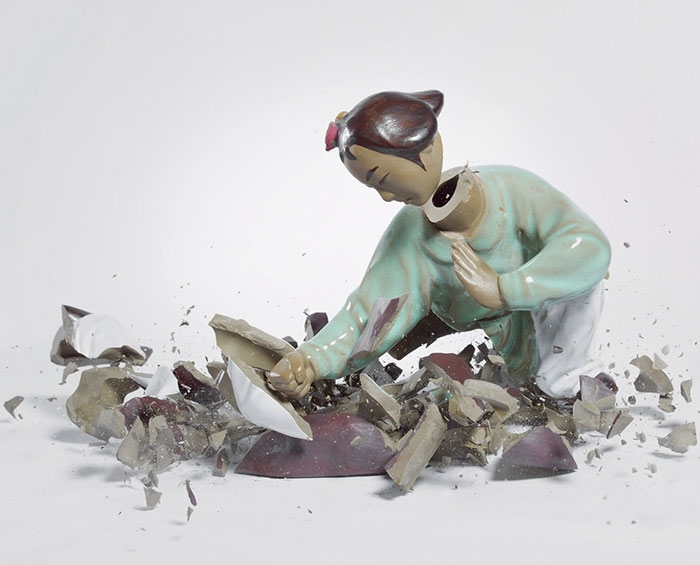 shattered-porcelain-dolls-fight-martin-klimas-8