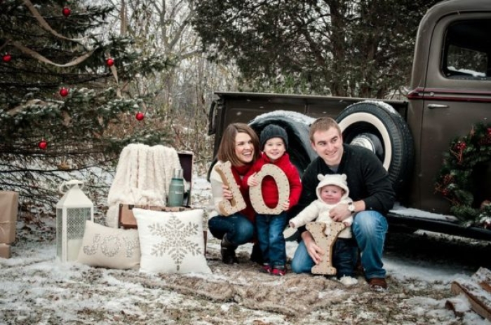 #2 Wooden letters spelling ‘family’